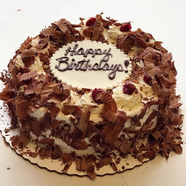 File:Cake with plaque.jpg